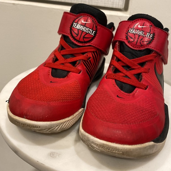 Nike Team Hustle D9 University Red AQ4225 600 Size 13C - Picture 4 of 9